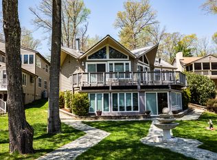 100 Harbourview Dr, Locust Grove, VA 22508