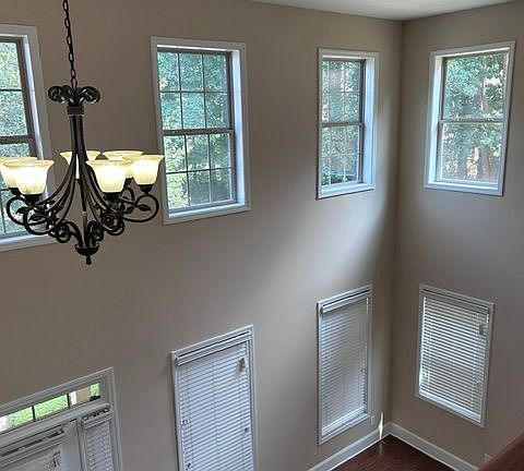 5th image of 308 Fieldhouse Cir SW