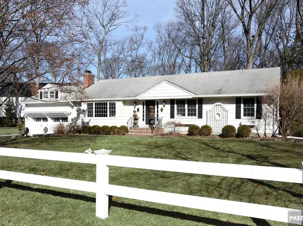 539 Covington Pl, Wyckoff, NJ 07481