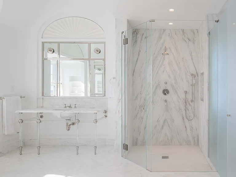 224 Dune Rd — Photo 18