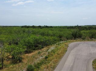 125 Eloise Ct, Lockhart, TX 78644