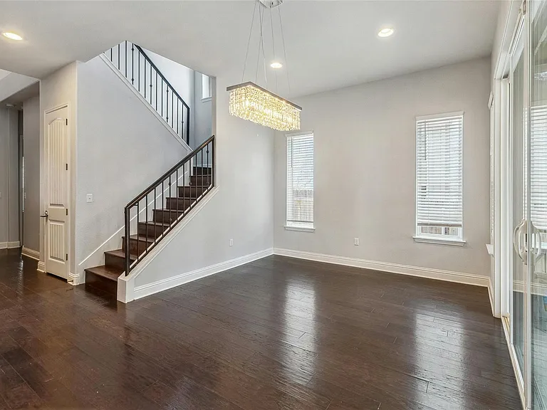 11813 Quintana Cv — Photo 6