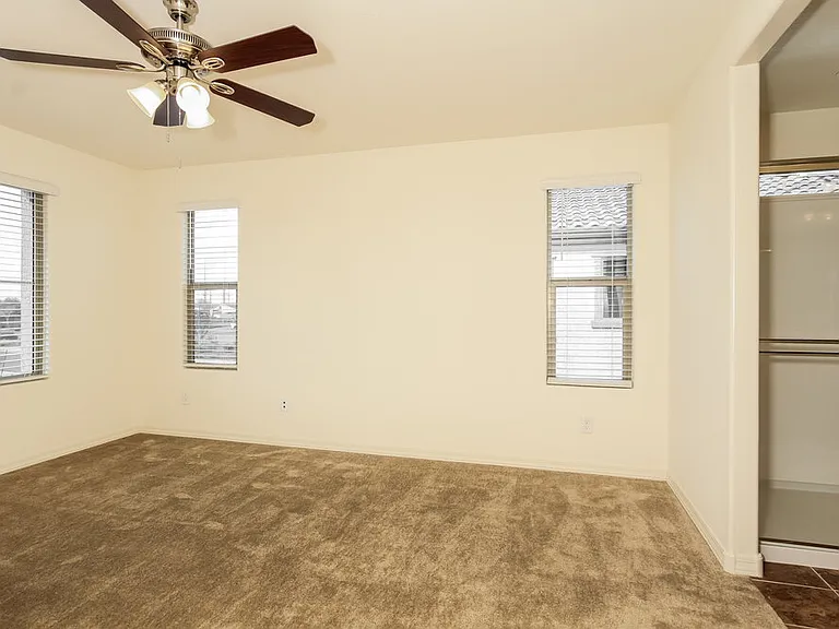 3815 S 58th Ln — Photo 11
