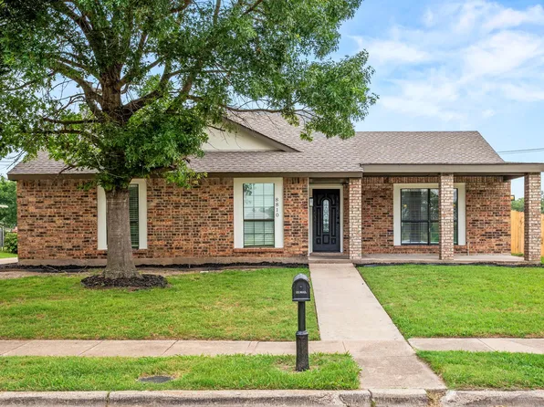 8810 Sugarberry Rd, Dallas, TX 75249