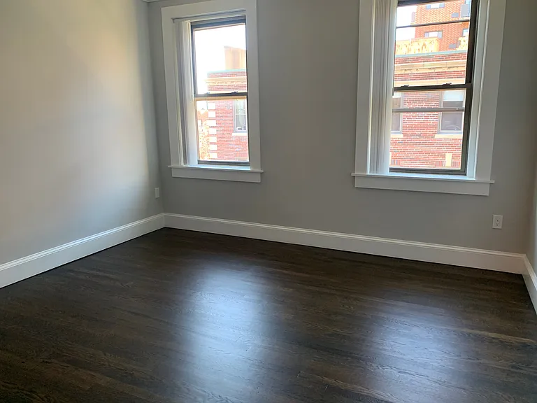 96 Longwood Ave — Photo 9