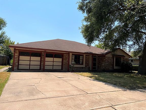 2nd image of 11415 Creekhurst Dr