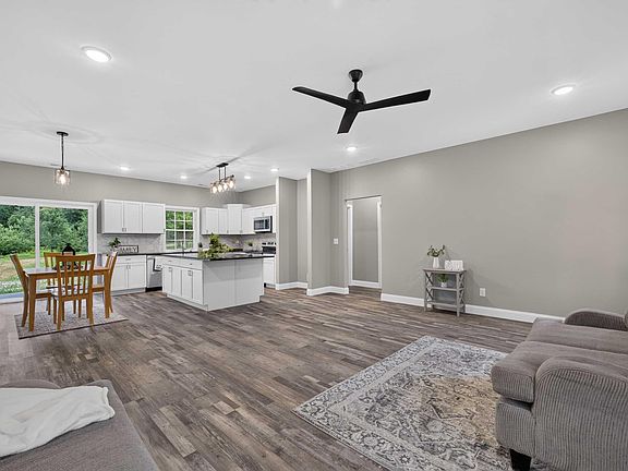 5th image of 20 Trinton Ave