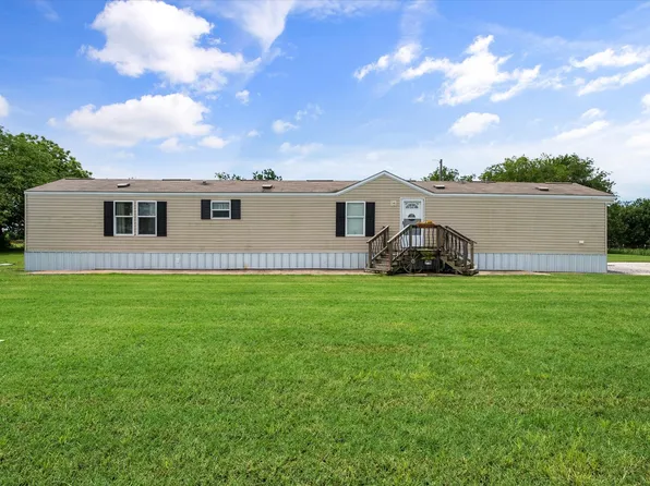 1745 Fm 27, Wortham, TX 76693