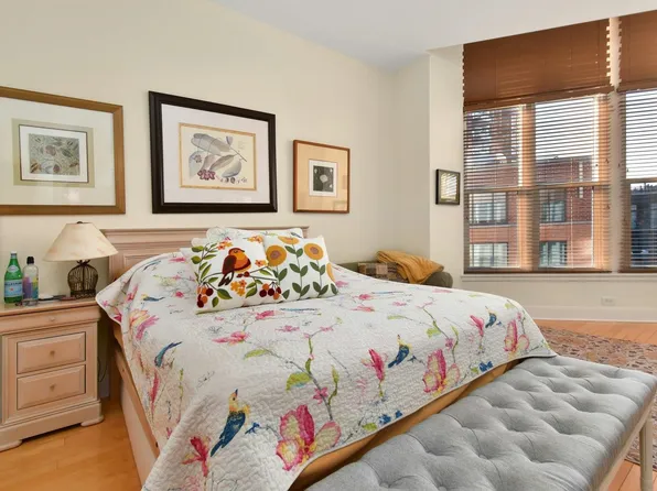 1125 Maxwell Lane image 14 of 18