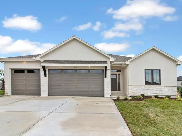 2601 NE Crestview St, Blue Springs, MO 64029