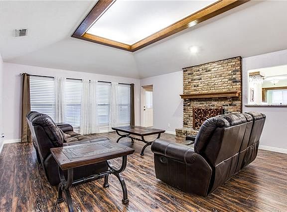 4th image of 467 Harvest Glen Dr