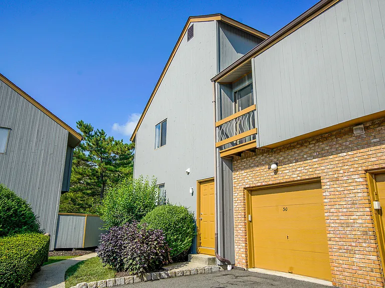 30 Chestnut Ct — Photo 6