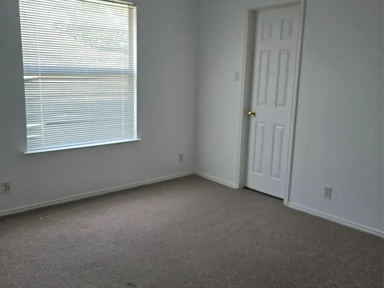 2837 Southampton Way #A — Photo 7