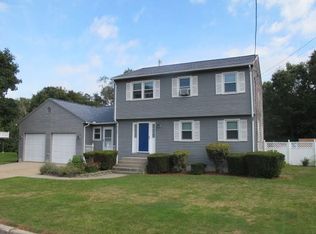 9 Glenna Dr, Smithfield, RI 02917