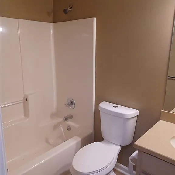 6110 Lakeside Ct — Photo 9