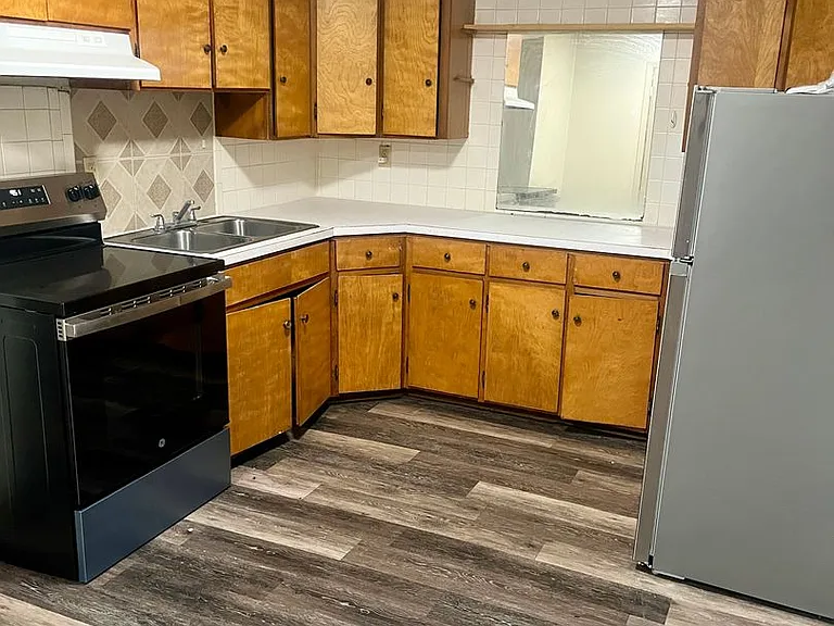 1011 Walnut St — Photo 12