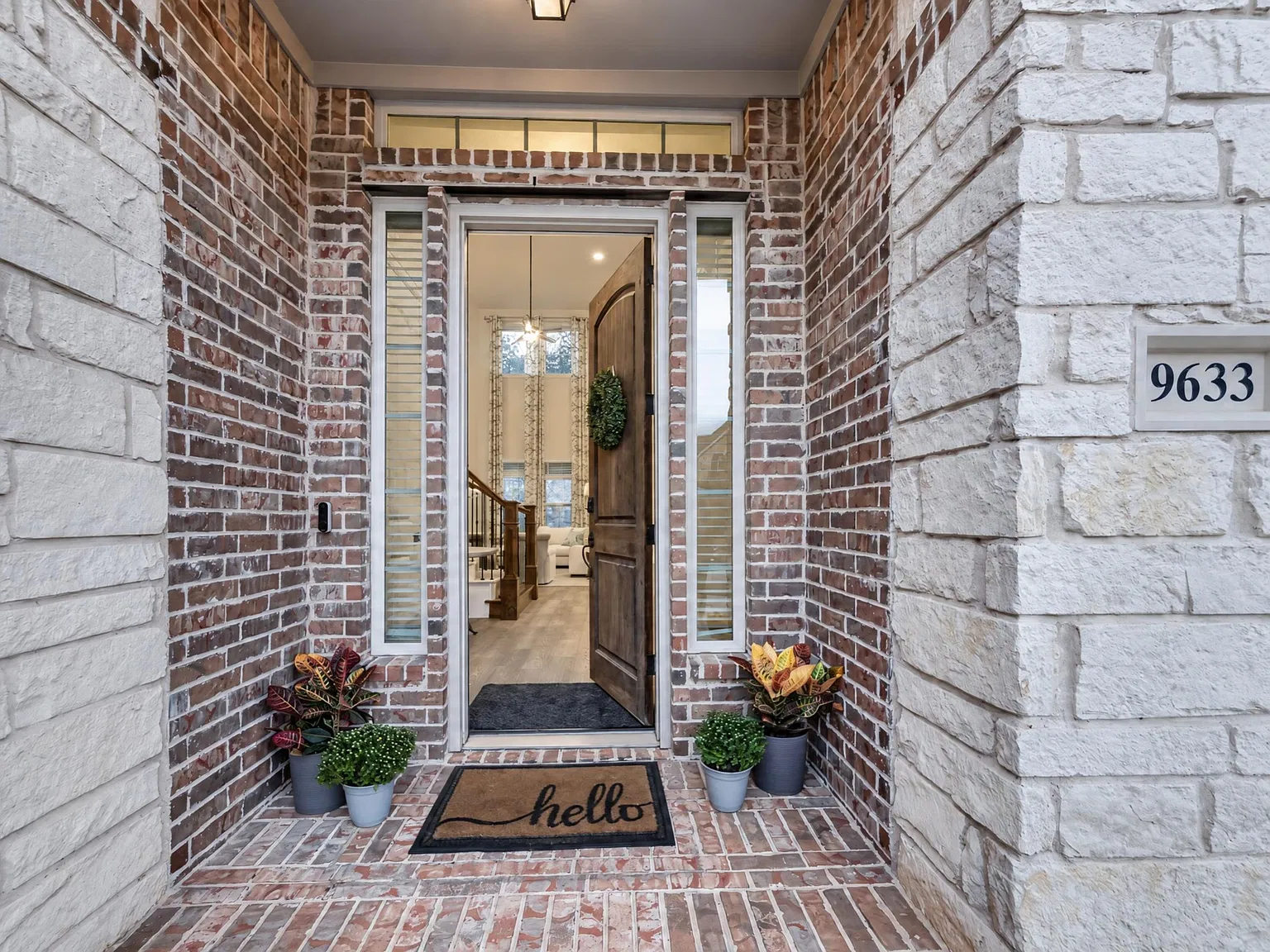 4 bed, 3.5 bath, 3836 sqft, $4,500 — Photo 3