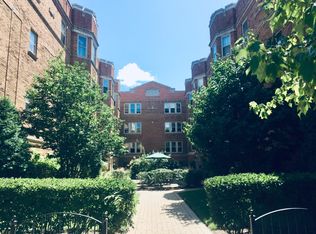 619 W Washington Blvd UNIT 2W, Oak Park, IL 60302