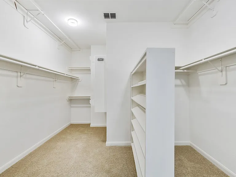 1007 W Bluff St — Photo 20
