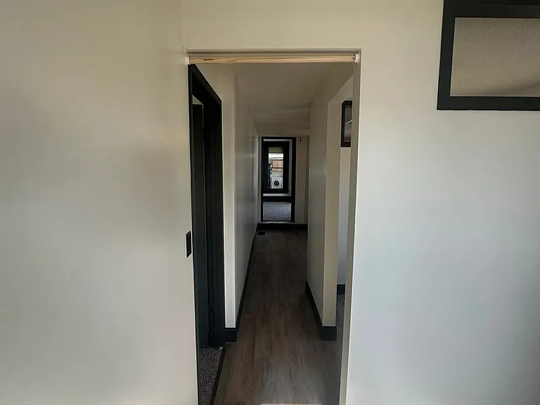711 W Adams St — Photo 30