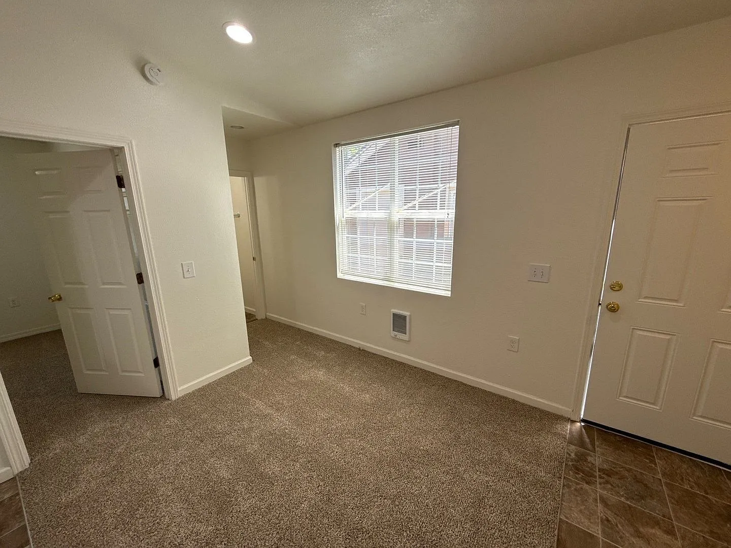 2 bed, 1.0 bath, 650 sqft, $1,245 — Photo 3