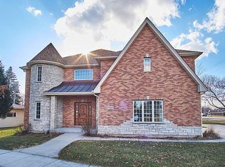 900 S Hillcrest Ave, Elmhurst, IL