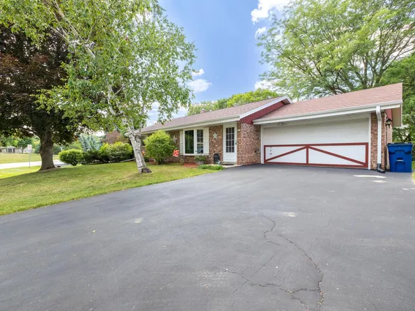 111 Oakview DRIVE, Slinger, WI 53086