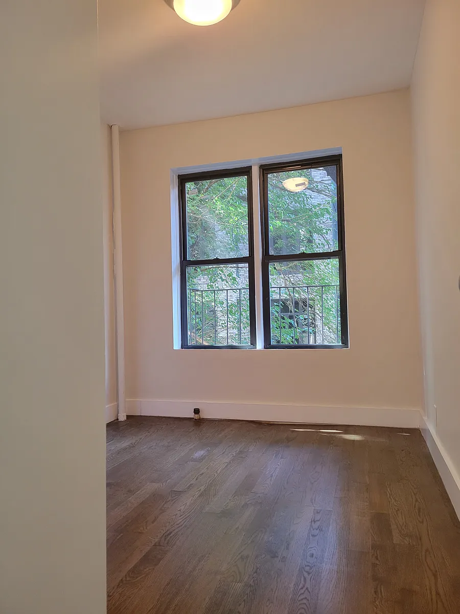 Building Photo - 548 E 82nd St #4E