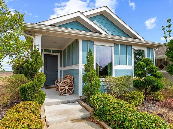 2nd image of 421 Corsair Way