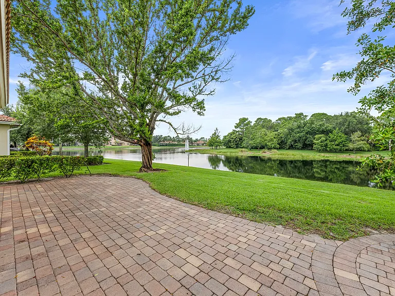 6752 Osage Cir — Photo 2