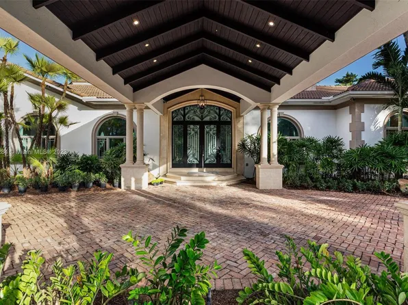 11025 SW 62nd Ave, Pinecrest, FL 33156