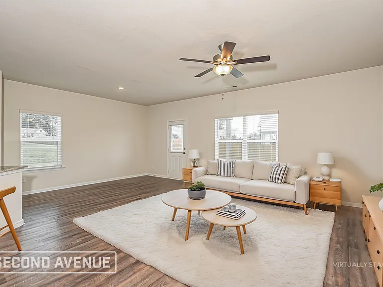 714 Woody Dr — Photo 2
