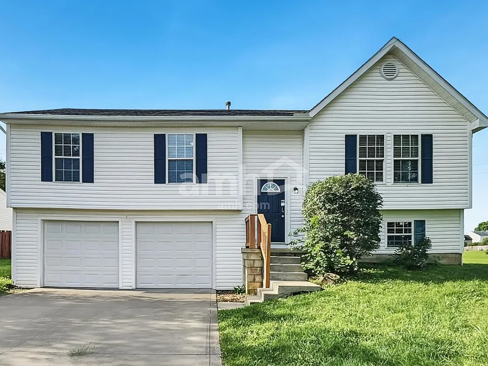 6811 Magdalena Ln