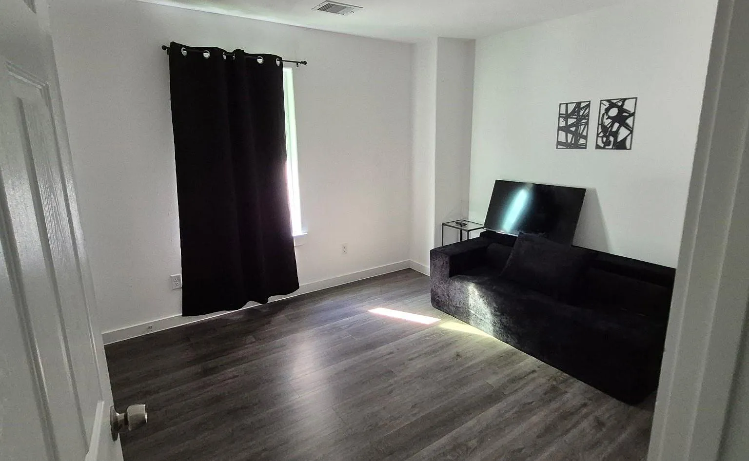 3 bed, 2.5 bath, 1180 sqft, $1,800 — Photo 4