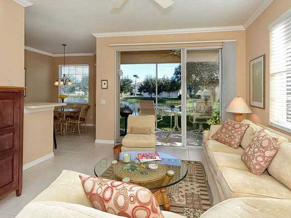 4th image of 302 Casa Del Lago Way #302