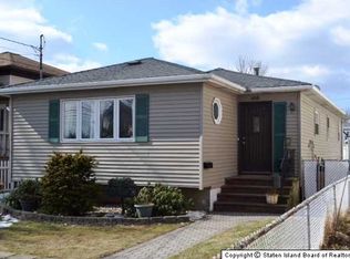 488 Huguenot Ave, Staten Island, NY 10312