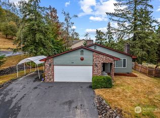 329 Cedar Ln, Longview, WA 98632