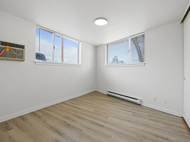 Dolphin Apartments: Leasing Specials! Great location in Kennewick — Photo 53