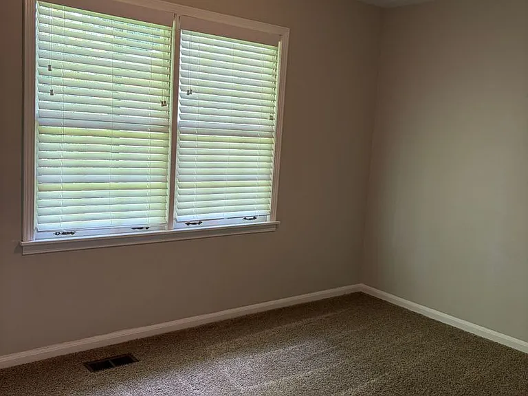 933 Garrett Dr — Photo 23