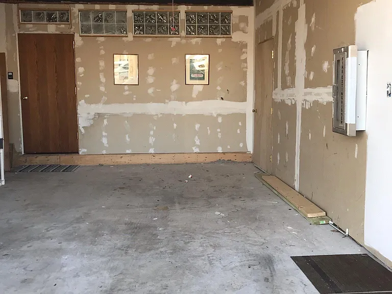 502 S Castle St — Photo 15