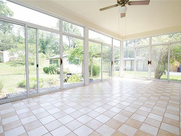 5th image of 305 Gunby Dr