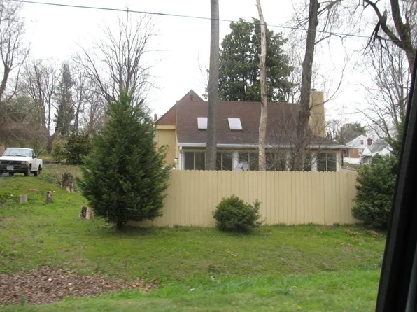 1935 Langdon Rd SW, Roanoke, VA 24015