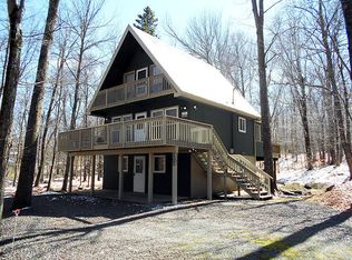 383 Berry Ln, Pocono Lake, PA