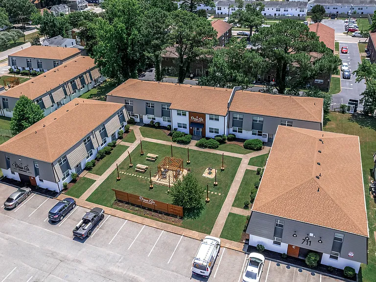 Ocean Air Apartments — Photo 10