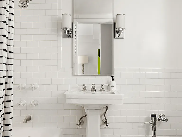 161 W 16th St #6E — Photo 9