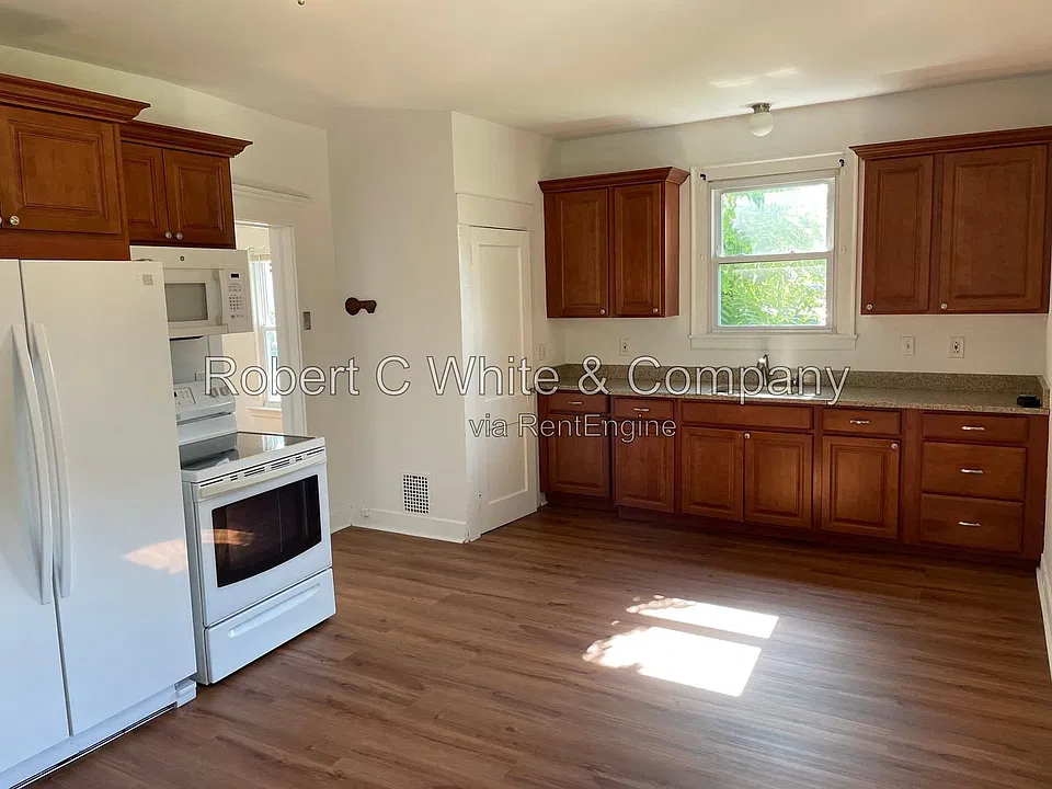 11 Leete St #1
