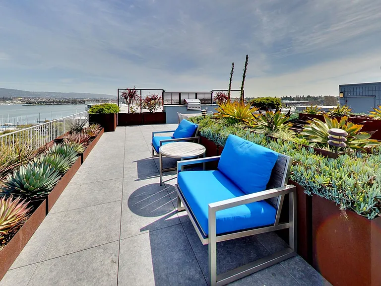 Panomar Luxury Apartments — Photo 34
