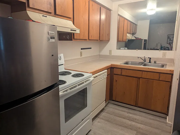 1512 Lincoln St #3 — Photo 5