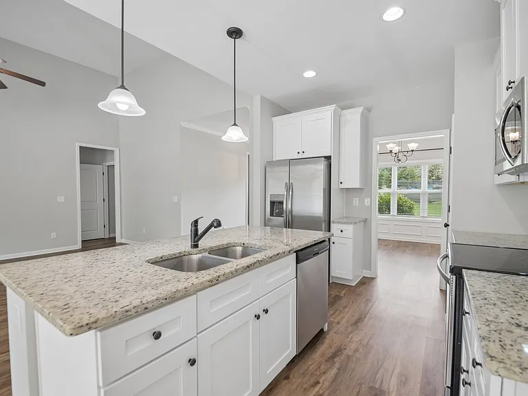 1121 Birchwood Dr — Photo 12