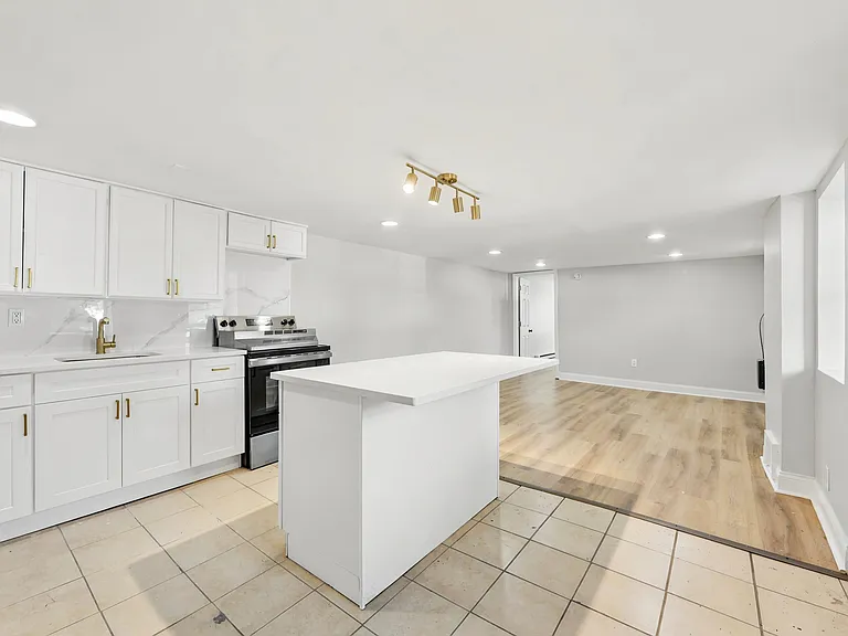 1873 E Tulpehocken St #L — Photo 5